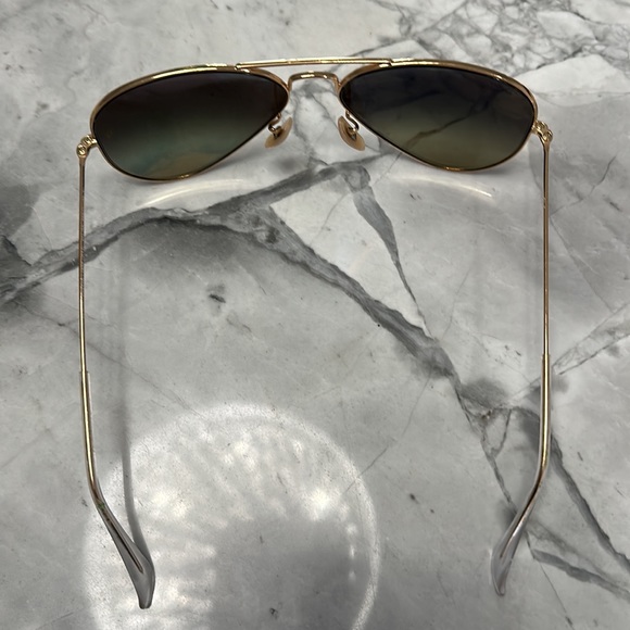 Ray Ban Pink mirrored Aviators - Picture 3 of 8